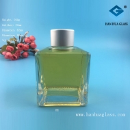 Manufacturer of 150ml square aromatherapy glass bottle
