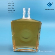 Wholesale 700ml square glass vodka bottle